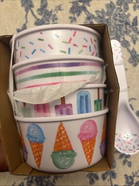 Smart Living Colorful Ice Cream Bowl & Spoon Set